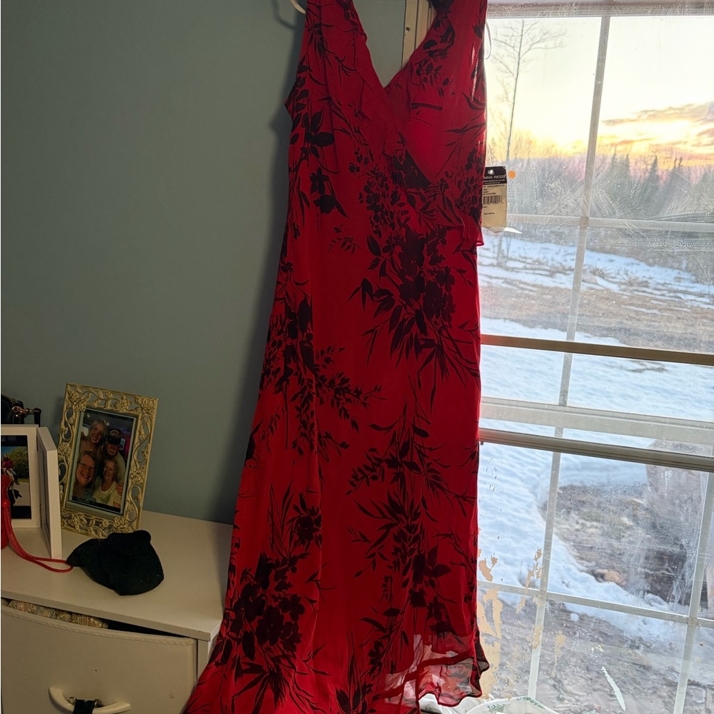 Donna Ricco Red and Black Asymmetrical Dress